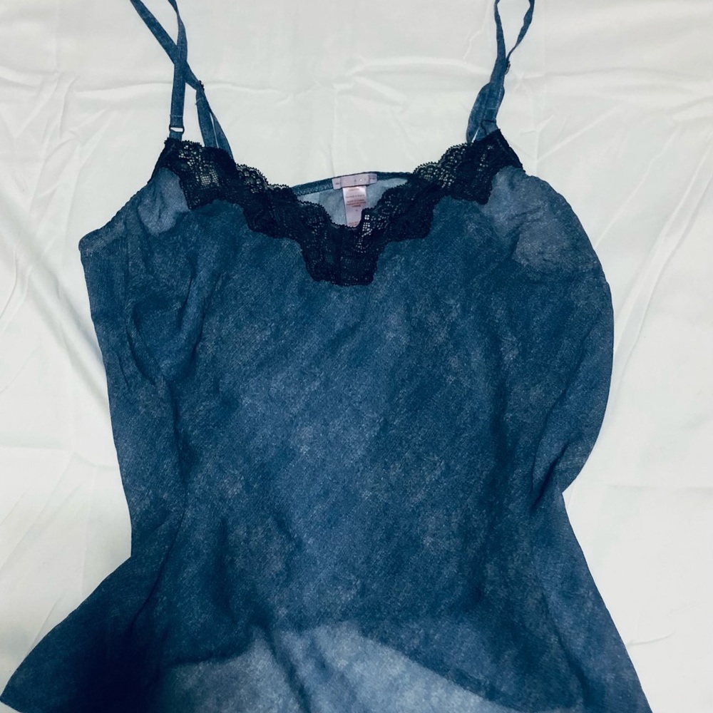 Fenty lace camisole Size 1X EUC light blue